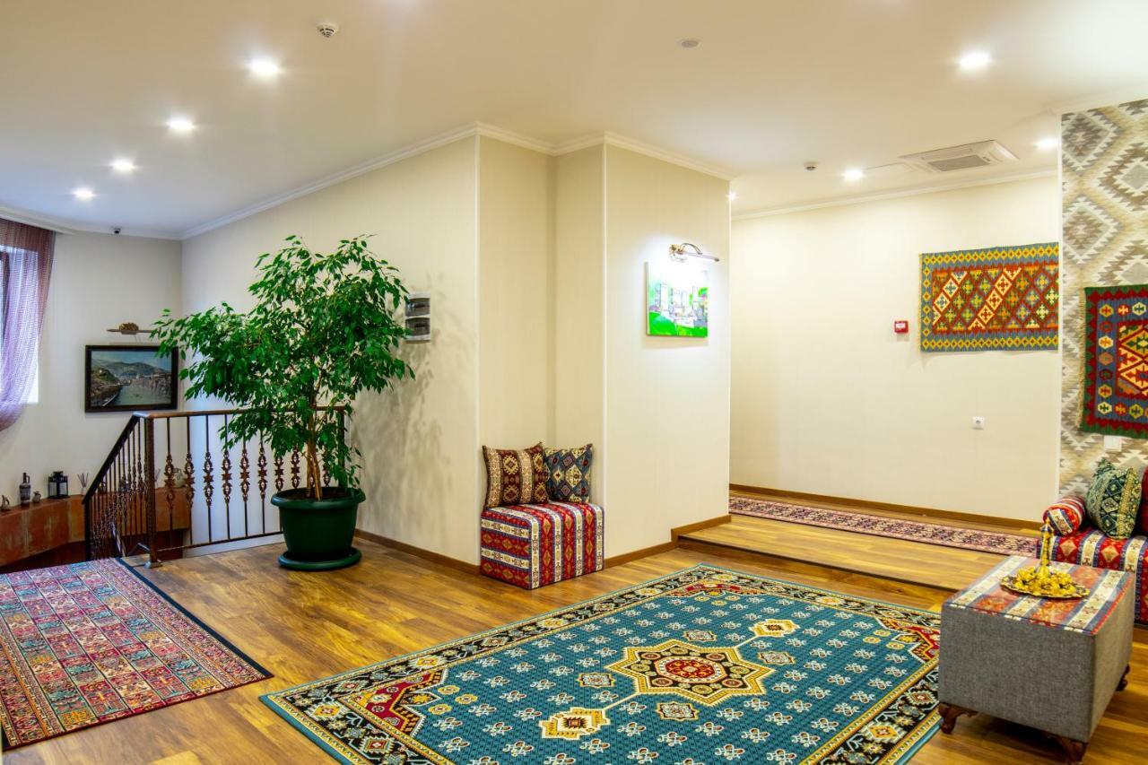 Irmisa Hotel Tbilisi Exteriör bild