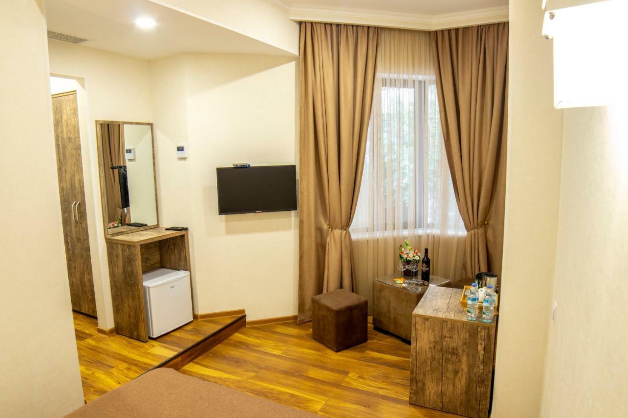 Irmisa Hotel Tbilisi Exteriör bild